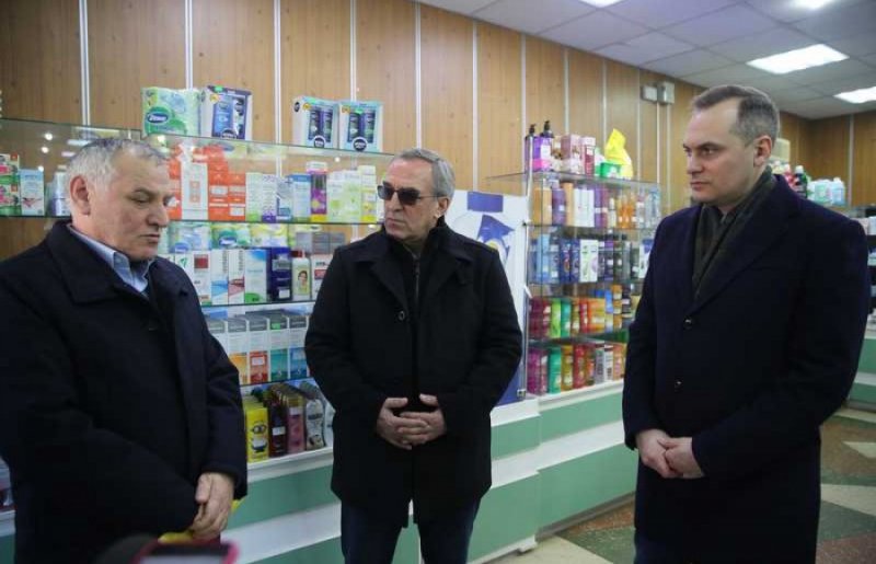 ДАГЕСТАН. Премьер-министр Дагестана проверил организацию работы в праздничные дни аптечных учреждений