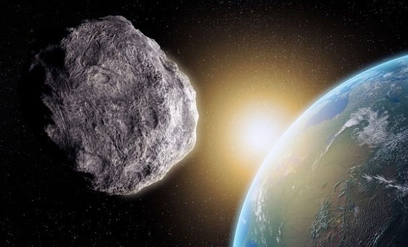 К Земле летит опасный астероид