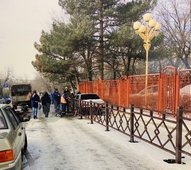 КАЛМЫКИЯ. Возле крупнейших медучреждений Элисты установлены ограждения