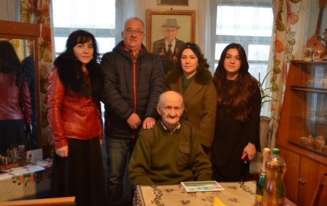 КБР. Ветеранов ВОВ Баксанского района поздравили с наступающим Новым годом