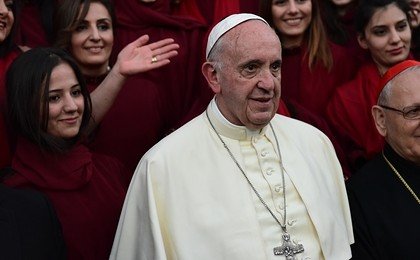 Папа Римский призвал оставить смартфоны и поговорить с семьей