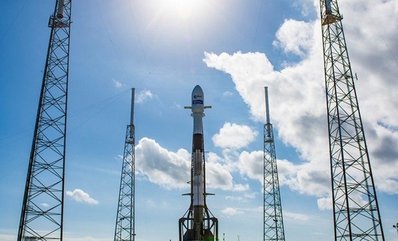 SpaceX запустила ракету Falcon 9