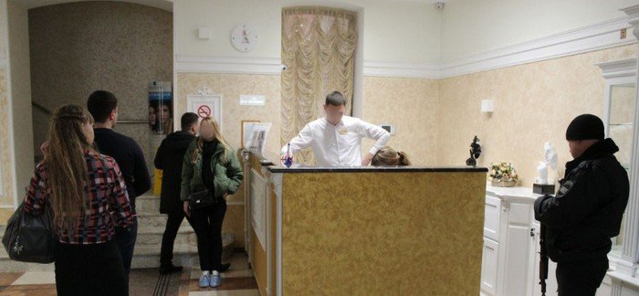 ВОЛГОГРАД. В Волгограде приставы за долги изъяли имущество у пластических хирургов
