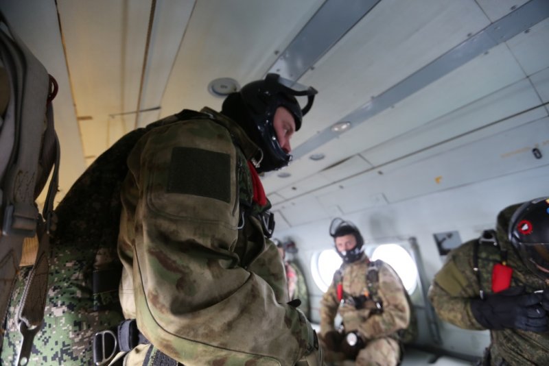 ЧЕЧНЯ.  Занятия по парашютно-десантной подготовке со спецназовцами Росгвардии состоялись в Гудермесе