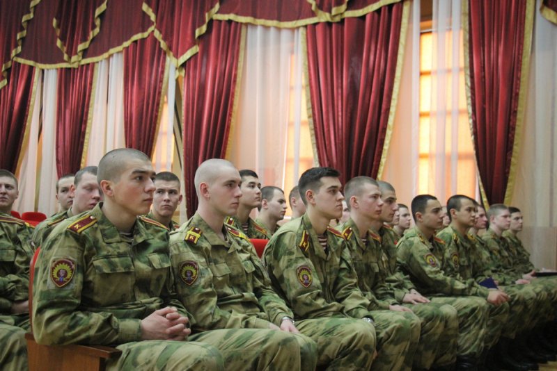 Курсанты Саратовского военного института завершили стажировку в Грозненском соединении Росгвардии