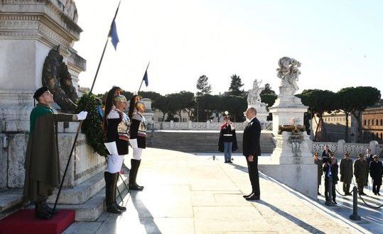 АЗЕРБАЙДЖАН. Ильхам Алиев и Мехрибан Алиева посетили памятник неизвестному солдату в Риме