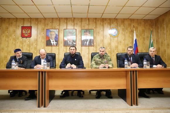 ЧЕЧНЯ.  М. Даудов представил и.о главы администрации Наурского района