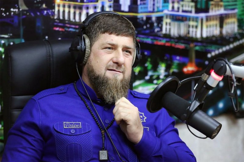 ЧЕЧНЯ. Р. Кадыров поздравил работников радио с профессиональным праздником