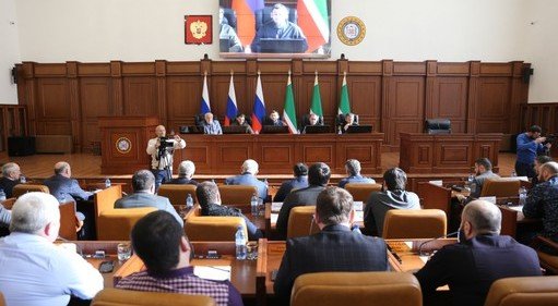 ЧЕЧНЯ. В чеченском Парламенте обсудилиработу по переименованию районов Грозного