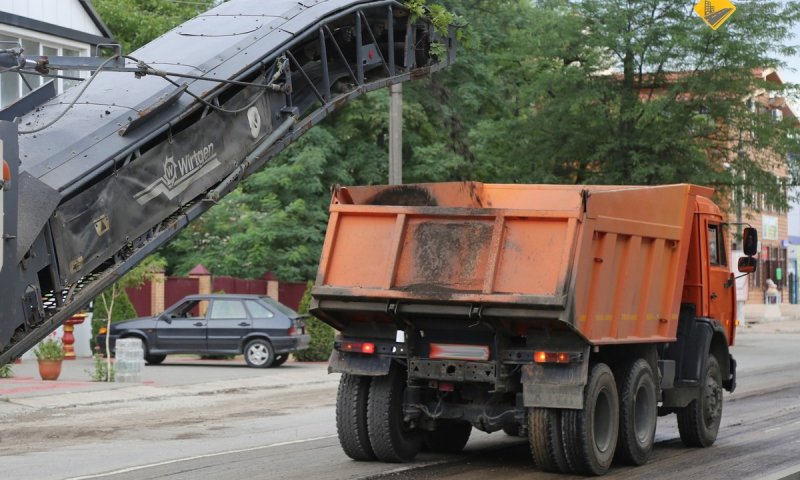 ЧЕЧНЯ. В Грозном 42 улицы «закатают» новым асфальтом