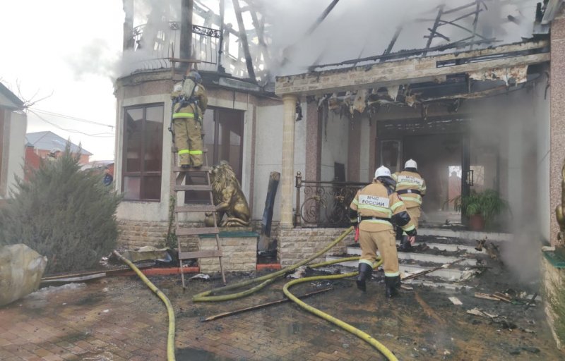 ЧЕЧНЯ. В жилом доме в городе Курчалой произошёл крупный пожар