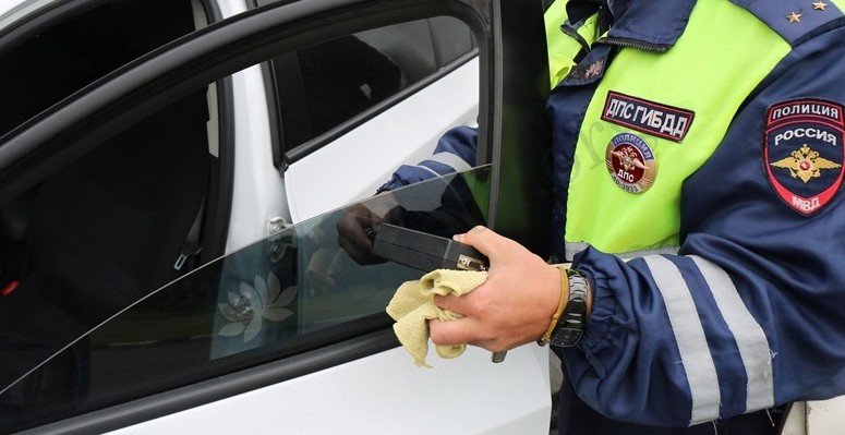КАЛМЫКИЯ. Полиция Калмыкии проверяет тонировку автомобильных стекол