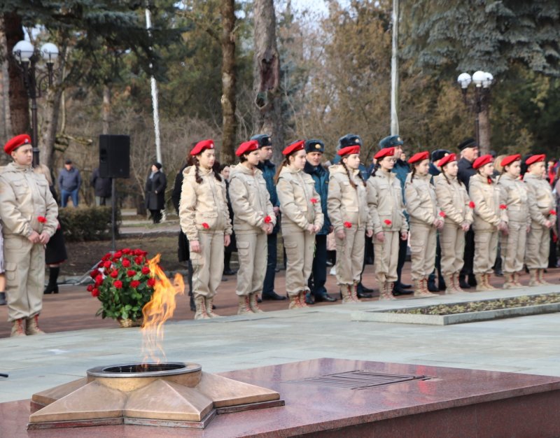 КБР. Возложение цветов в память о защитниках Отечества