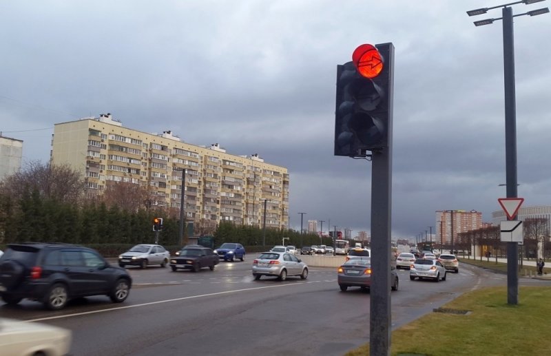 КРАСНОДАР. В Краснодаре на трех перекрестках заработали «умные светофоры»