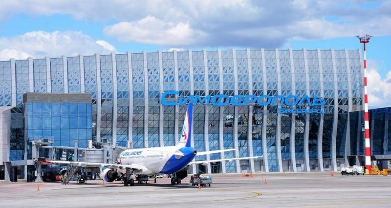КРЫМ. Авиаперевозчик открыл продажи билетов на летние рейсы в Крым из десяти городов