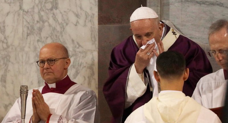 Папа римский из-за недомогания отменил аудиенции