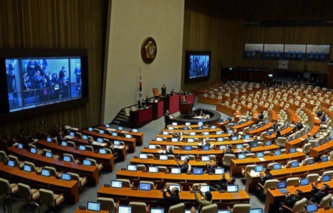 Парламент Южной Кореи закрыли на дезинфекцию из-за коронавируса