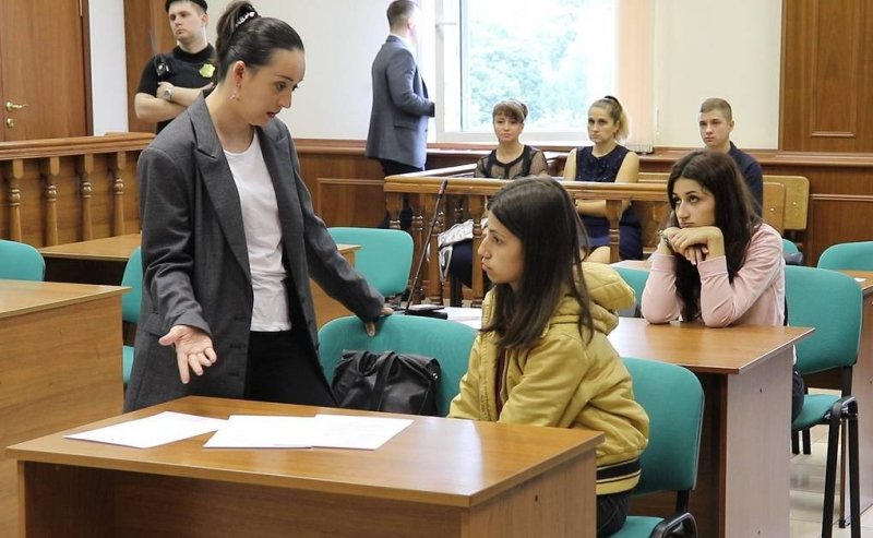 Прокуратура РФ обязала СК переквалифицировать обвинение сестрам Хачатурян на самооборону