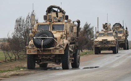 США отправили колонну военной техники в Сирию