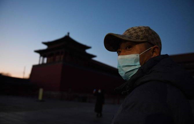 В Пекине запретили проведение мероприятий с массовыми застольями