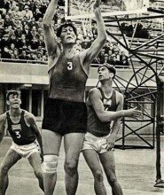 Знаменитый чеченский баскетболист Увайс Ахтаев