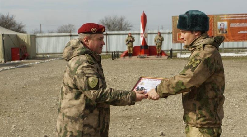 ЧЕЧНЯ. Командующий ОГВ(с) поздравил военнослужащих центра специального назначения «Витязь»