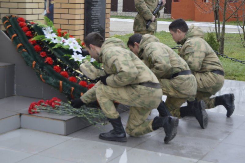 ЧЕЧНЯ. В Чеченской Республике военнослужащие Росгвардии почтили память погибших товарищей