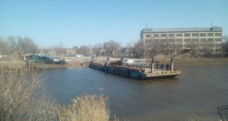 АСТРАХАНЬ. В Астрахани на днях заработает понтонный мост через Царев