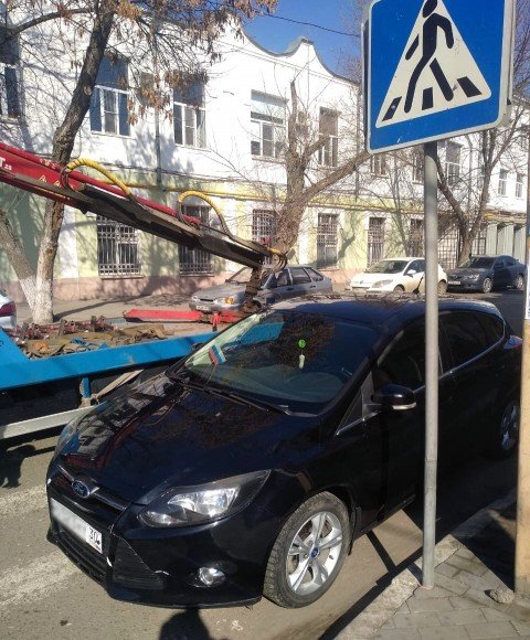 АСТРАХАНЬ. В Астрахани проходят рейды по выявлению нарушений правил стоянки транспортных средств