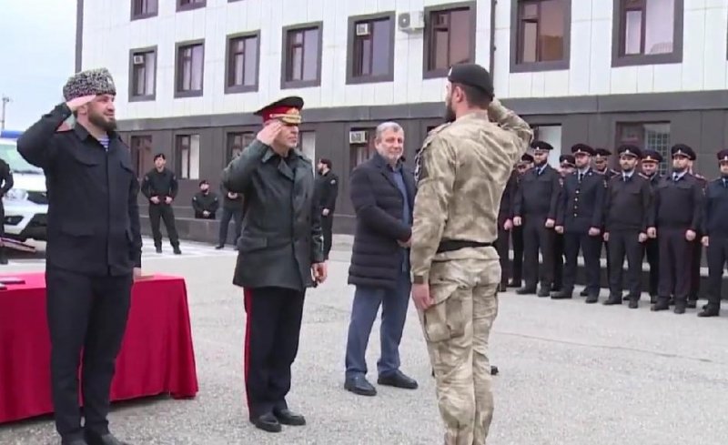 ЧЕЧНЯ. Министр внутренних дел по ЧР наградил полицейских Курчалоевского района