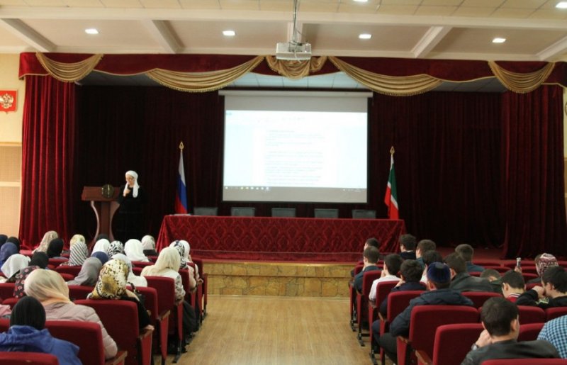 ЧЕЧНЯ. Занятие по укреплению и популяризации чеченского языка среди учащихся прошло в Грозном