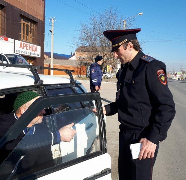 ИНГУШЕТИЯ. Сотрудники ГИБДД проверили водителей на правил перевозки детей-пассажиров