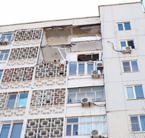 КАЛМЫКИЯ. Экспертиза признала поврежденные взрывом газа 1 и 2 подъезды жилого дома №15 в Элисте не подлежащими к восстановлению