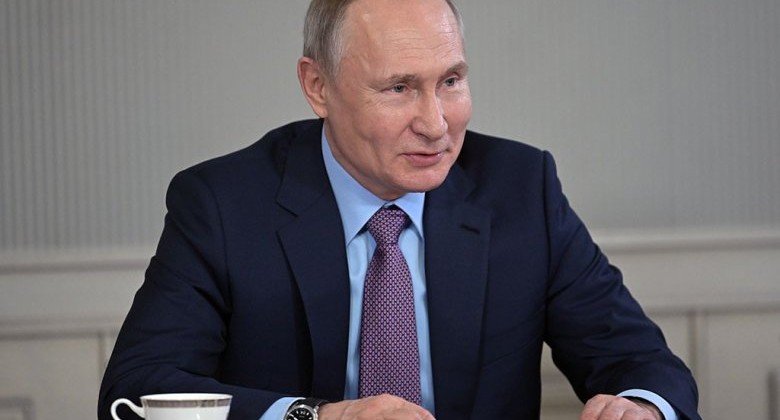 Путин не согласен с теми, кто называет его царем
