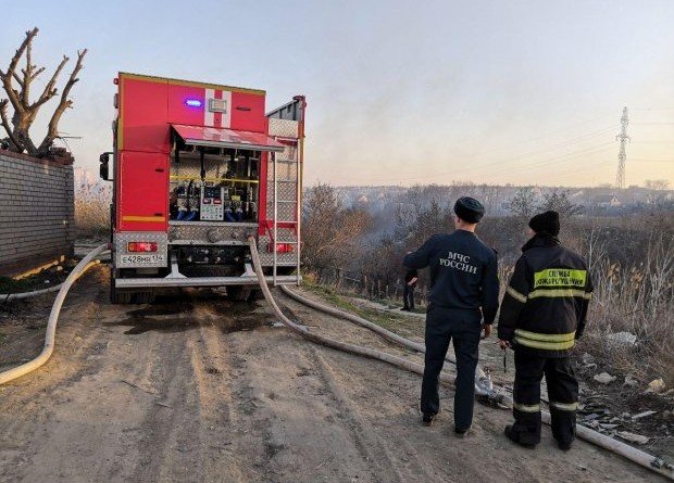 ВОЛГОГРАД. В сгоревшем овраге в Волгограде пострадали люди