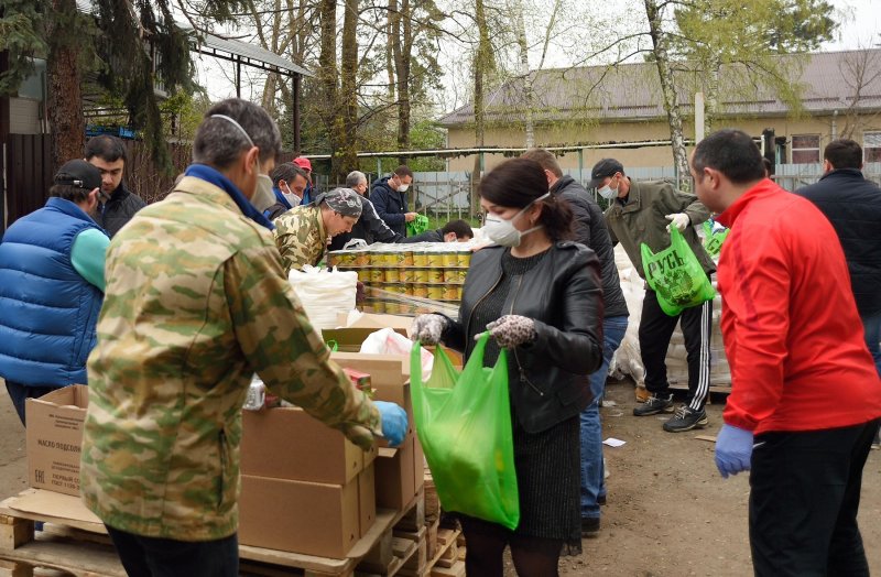 АДЫГЕЯ. По поручению Главы Адыгеи началось распределение продуктовых наборов для инвалидов и одиноких пожилых людей