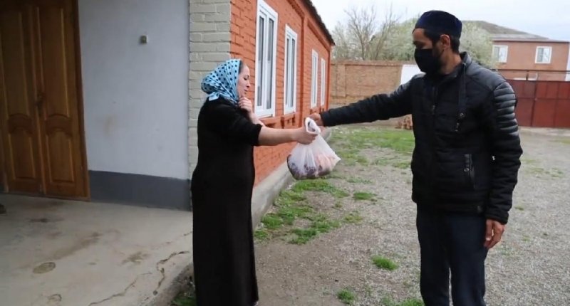 ЧЕЧНЯ. Фонд Кадырова раздал малоимущим семьям Ачхой-Мартановского района мясо
