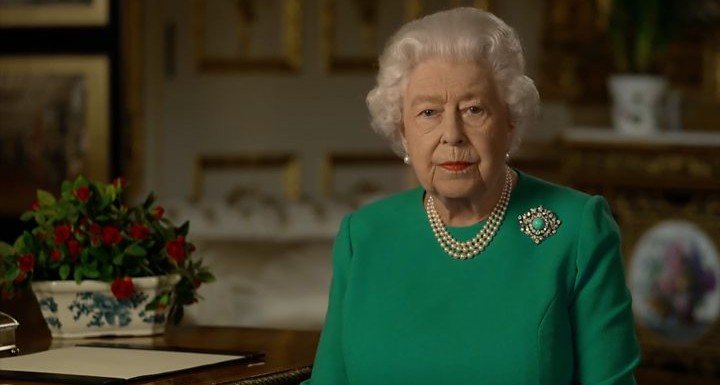 Королева Елизавета II призвала британцев к самодисциплине и решимости