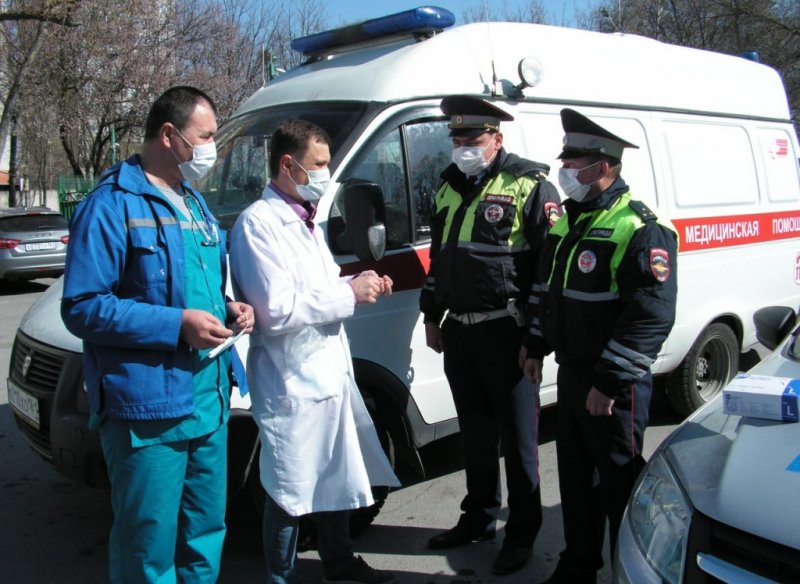РОСТОВ. Врачи БСМП Ростова провели специальный инструктаж о мерах эпидемиологической безопасности с сотрудниками ДПС