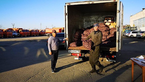 С. ОСЕТИЯ. Почти 3 тонны картофеля раздали во Владикавказе малоимущим и многодетным семьям