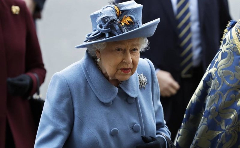 СМИ: Елизавета II впервые попросила отметить ее день рождения без салюта