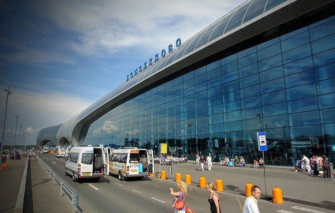 В аэропорту Домодедово вылета ожидают более 260 граждан Армении