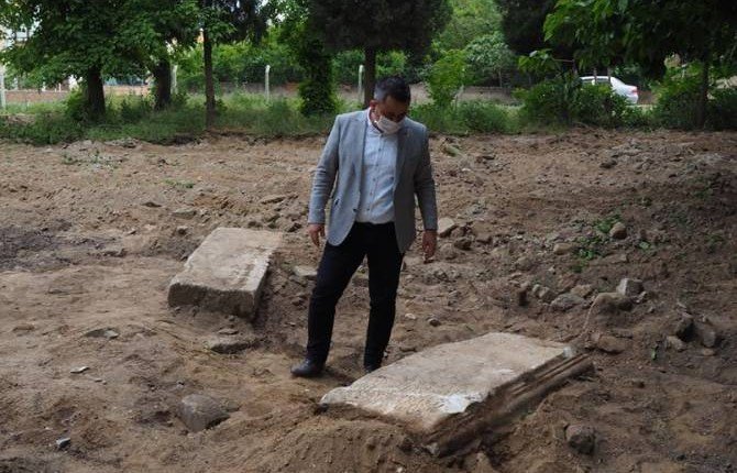В турецкой провинции Айдын обнаружены армянские надгробные плиты 18-го века