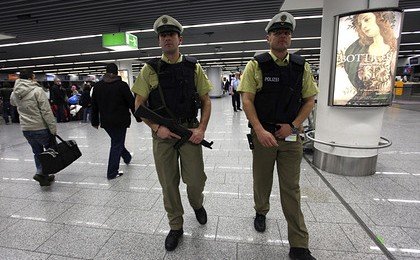 Вооруженных людей задержали в аэропорту Амстердама