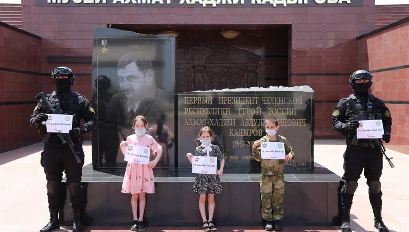 ЧЕЧНЯ. В Чеченской Республике дети росгвардейцев приняли участие в акции «Спасибо, доктор»