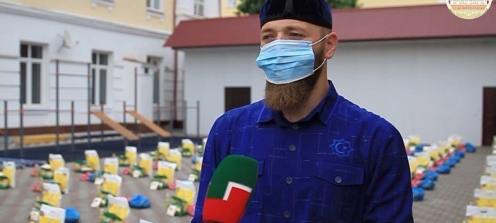 ЧЕЧНЯ. Минмолодежи ЧР оказал продуктовую помощь от Фонда Кадырова в Грозном