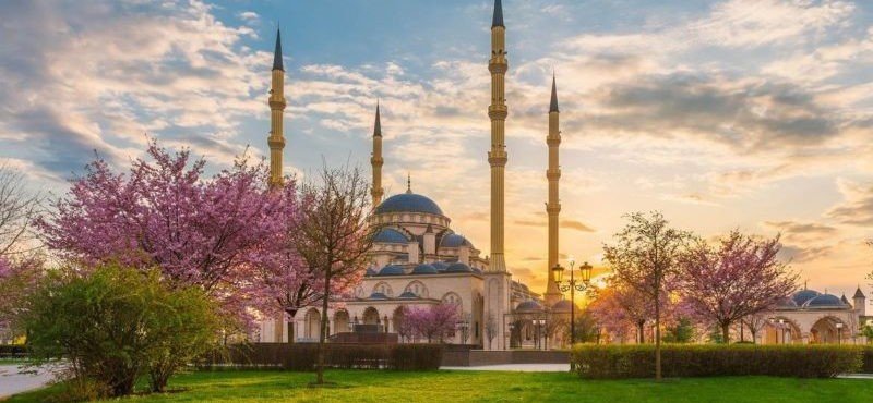 ЧЕЧНЯ. Поздравляем всех Мусульман с Благословенным праздником Ид Аль-фитр