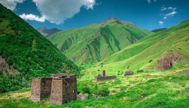 ЧЕЧНЯ. В Чечне отреставрируют башни, разрушенные недавними войнами