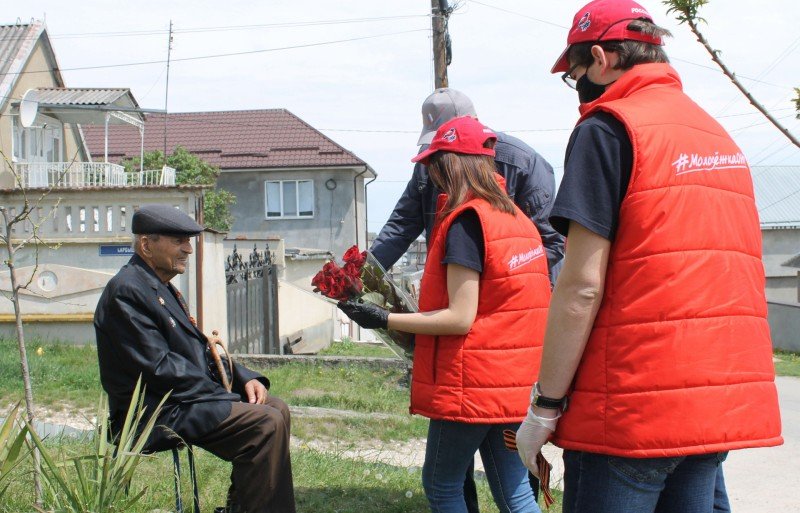 КБР. Активисты ОНФ в Кабардино-Балкарии поздравили с 95-летием фронтовика Мачраила Барагунова