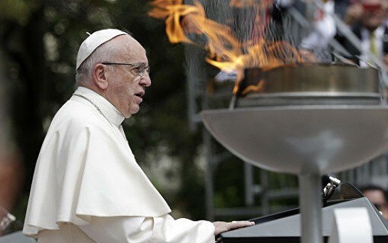 Папа Франциск помолился за всех трудящихся